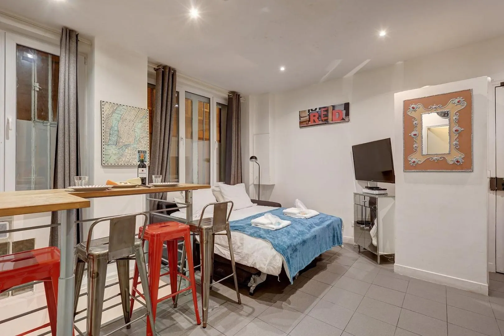 344 Angouleme - Superb In * Parigi