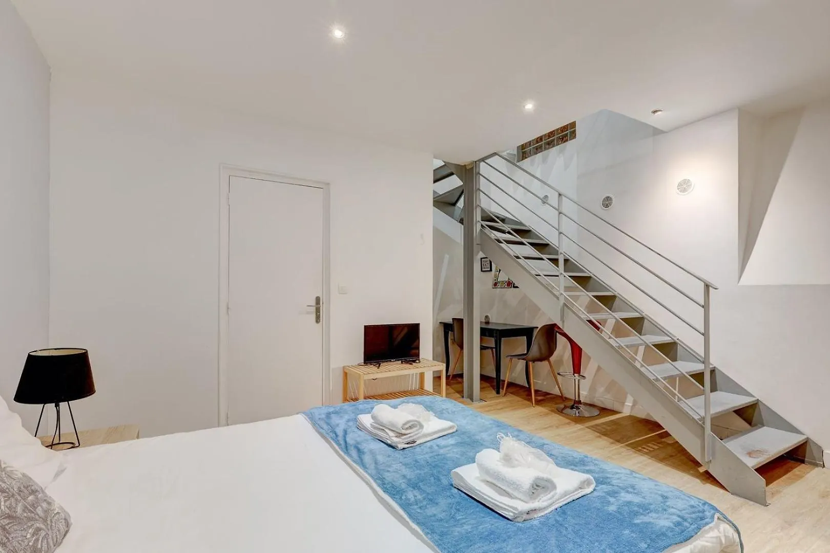 344 Angouleme - Superb In Apartman *
